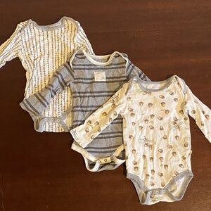 Set of THREE Burt’s Bees gender neutral long sleeved onesies sz 3-6 mos